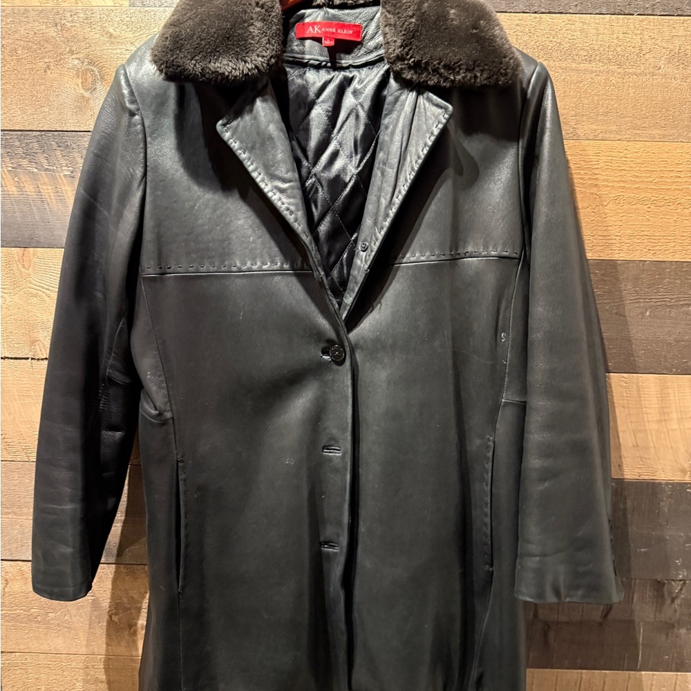 Anne Klein Black Soft Leather Jacket with Faux Fur Collar and Classic Cut